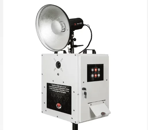 Weiße Fotobox für Hochzeitsgäste